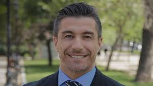 Este lunes 15 de marzo, el periodista fernando solabarrieta decidió cortar su cabello luego de un año. Fernando Solabarrieta Saca Carcajadas Por Su Look En El Eclipse De 1994