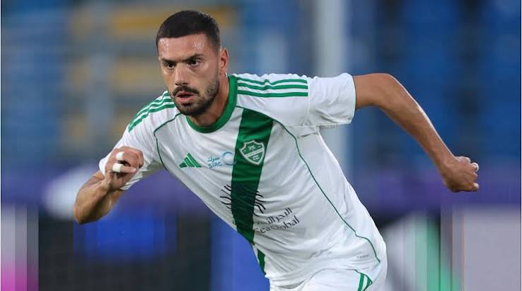 MERİH DEMİRAL SOYUNMA ODASI BASTI, ÖZÜR DİLETTİ!