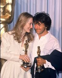 Greatest Movies For You On Instagram Meryl Streep And Dustin Hoffman After They Won Oscar For Kramer Vs Kramer At T In 2020 Oscar Photo Meryl Streep Dustin Hoffman