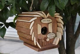 Mangeoire Pour Oiseaux 60 Modeles Et Idees Diy Mangeoire Oiseau Mangeoire Nichoir Oiseau