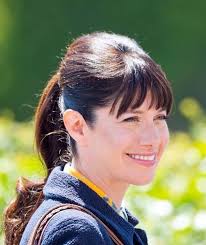 Caroline Catz is a British film, television, and theatre actress and  narrator. She is best known for her role as Louisa Glasson in Doc Martin🌺 
