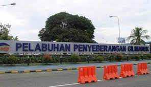 The ferry that transfers between ketapang in java and gilimanuk in bali is a great way to cross the bali strait. Nusabali Com Pemudik Lebaran Diperkirakan Meningkat 5 7 Persen Di Gilimanuk