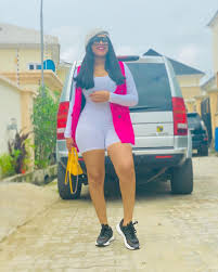 He came from a family of four siblings, two sisters and a brother, being the second child. Onyii Alex Boyfriend Full Biography Husband Age Baby Daddy Surgery Net Worth Wiki Height Tattoo Instagram Thenaijafame Blog