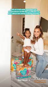 Über 7 millionen englischsprachige bücher. Khloe Kardashian Shares New Photos Of Daughter True Thompson