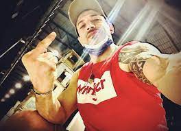 Arrestato per aver acquistato una grossa quantità di droga dello stupro il conduttore tv ciro di maio. H2bmuszbozgndm