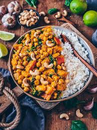 Kurbis Kichererbsen Curry Vegan Einfaches Rezept Bianca Zapatka Rezepte Rezept In 2020 Kichererbsen Curry Essensrezepte Essen Rezepte
