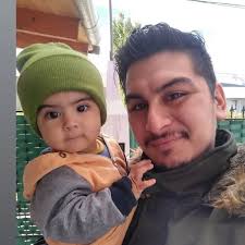 Y quién es este? Es de dragón ball? Goku era negro?