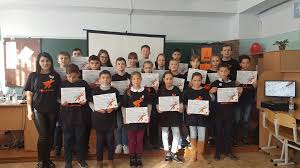 Colegiul naţional mihai eminescu iaşi urmăreşte păstrarea identităţii sale plecând de la valorile tradiţionale, valorizând şi dezvoltând potenţialul resurselor umane şi materiale, consolidând liceul ca instituţie şi dând şanse egale elevilor pentru integrarea cu succes în învăţământul superior din ţară şi străinătate şi ca viitori cetăţeni activi, demni. I P Liceul Teoretic Mihai Eminescu Din Or Falesti