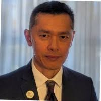 Douglas Dee's Instagram, Twitter & Facebook