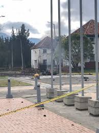 Una fuerte explosión que se registró en la mañana de este jueves al interior de la escuela de policía general santander en bogotá deja al menos 11 muertos. Los Ecos Del Atentado A La Escuela General Santander Cuestion Publica
