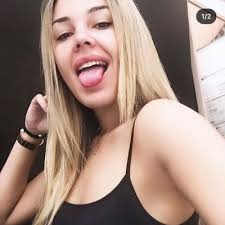 Larissa Medeiros Albuquerque (@djmiizzara)