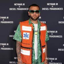 We did not find results for: Agente Do Samu Daniel Alves Usa Look Excentrico E Gera Piadas Na Web