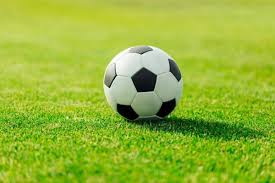 Lapangan sepak bola berbentuk persegi panjang (gambar : Bola Stok Foto Bola Gambar Bebas Royalti Depositphotos