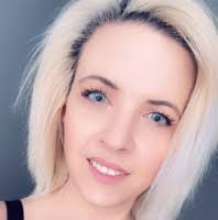 Vickie Hoover's Instagram, Twitter & Facebook