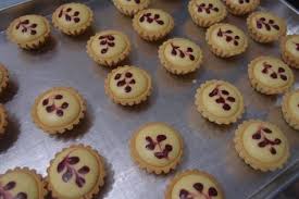 Rm 24 satu bekas (satu bekas ada 50 biji kuih). Pin On Kue Kering