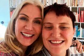 Milo, el hijo trans de la ex primera ministra danesa Helle Thorning-Schmidt 