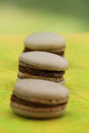 Macarons A La Ganache Chocolat Au Lait Speculoos La Cuisine Et Les Voyages De Pripri Ganache Chocolat Au Lait Chocolat Au Lait Macaron