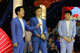 Cả trường giang và trấn thành đều là những nam mc có mức độ cưng chiều vợ cao ngất ngưởng. ChÆ°Æ¡ng Trinh Hot Bá»‹ Khan Giáº£ Quay LÆ°ng Tráº¥n Thanh TrÆ°á»ng Giang Len Tiáº¿ng Khi Khong Thá»ƒ Cá»©u Van