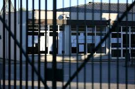 Marcelo rebelo de sousa compreende a decisão de fechar o mais cedo possível para se perceber e enfrentar os desafios. Governo Fecha Todas As Escolas A Partir De Segunda Feira Ate Dia 9 De Abril Pelo Menos Dn