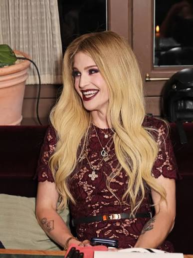 Kelly Osbourne took over Neighbourhood Restaurant at Tower House for an  intimate soirée with friends ✨ In attendance included Lisa Marie White,  Duran Fulton Brown, Oscar Wilson and Libby Shawland 🫶