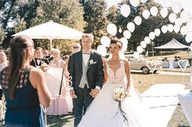 Zitate & sprüche zur hochzeit. 7 Lieder Die Ihr Auf Fast Jeder Trauung Hort