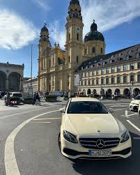 Image result for Beige Taxi Allemand 1995 Renault