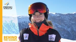 Her father is american, while her. 2022 Olympics Former U S National Skiing Champ Representing China