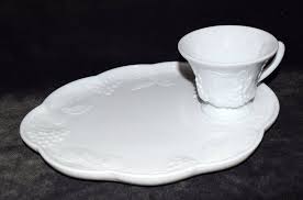 Vintage Set Of Four Milk Glass Tea Cup Set With Luncheon Plates Classic Grapevine Design Excellent Condition 1950 S Tea Cups Glass Tea Cups Glass Tea