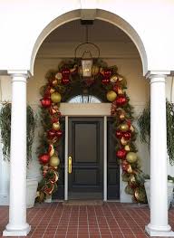 Outdoor Dekoideen Fur Einen Festlichen Hauseingang Zur Weihnachtszeit Weihnachtsdeko Hauseingang Weihnachtsdekoration Fur Draussen Weihachtsgirlanden