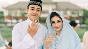 Arumi bachsin (aktris, mantan), estelle linden (aktris, mantan), gista putri (aktris, mantan), nathalie stephens. Adik Miller Khar Aliff Alli Dituduh Lakukan Kdrt Terhadap Aska Ongi