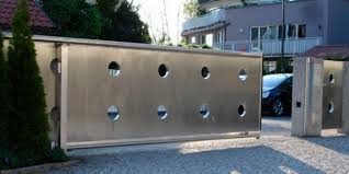 Le porte basculanti e sezionali per garage sono una assoluta comodità e trasformano il tuo box o la tua autorimessa, permettendoti di riqualificare un locale spesso trascurato. Tecno Impianti Automazioni Treviso