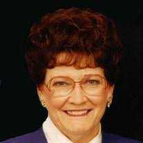 Ellen Peterson's Instagram, Twitter & Facebook