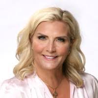 Jennifer Capo's Instagram, Twitter & Facebook