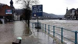 Jul 15, 2021 · l'angoisse touche désormais les habitants d'yvoir, godinne, dinant et toutes les entités qui bordent la meuse, l'ourthe ou la lesse. La Meuse Deborde A Dinant Le Soir Plus