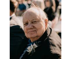 Larry Hollister's Instagram, Twitter & Facebook