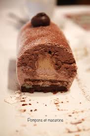 Buche De Noel Chocolat Noir Dulcey Noix De Pecan Recettebuchedenoel Buchedenoel Bucheauchocolat Valrhona Pomponsetmac Buche De Noel Chocolat Chocolat Noir