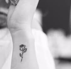 Beautiful Minimal Transparent Rose Tattoo Tatuaggi Rosa Tatuaggio Piccola Rosa Tatuaggi