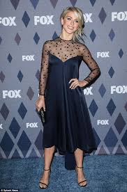 Julianne Hough Talks Her Long Engagement To Fiance Brooks Laich Long Engagement Julianne Hough Fashion