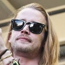 Macaulay carson culkin, one of the most famous american child stars, was born on august 26, 1980 in new york city, new york, usa he is the brother of shane culkin, dakota culkin, kieran culkin Macaulay Culkin Movie Actor Ø§Ù„Ø¹Ù…Ø± ØªØ§Ø±ÙŠØ® Ø§Ù„Ù…ÙŠÙ„Ø§Ø¯ Ø§Ù„Ø³ÙŠØ±Ø© Ø§Ù„Ø°Ø§ØªÙŠØ© Ø§Ù„Ø­Ù‚Ø§Ø¦Ù‚ Ø§Ù„Ø£Ø³Ø±Ø© ØµØ§ÙÙŠ Ø§Ù„Ø«Ø±ÙˆØ© Ø§Ù„Ø·ÙˆÙ„ ÙˆØ§Ù„Ù…Ø²ÙŠØ¯ Allfamous Org