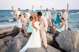 Guía de bodas en la playa: Boda En La Playa Como Vestirse Consejos Para Invitadas Blog De Inbodas