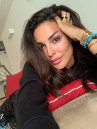 The arab megastar on family, motherhood and defining beauty standards. Nadine Nassib Njeim On Twitter Hello