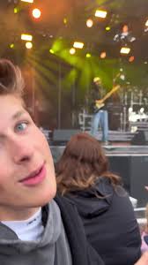 Live Concert Performance of "Make the Move" by Chris James