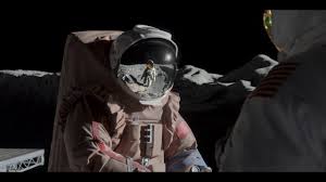 Снять сериал «for all mankind» предложил шоураннер рональд д. For All Mankind Us Astronaut Has A Standoff With Ussr Cosmonaut On The Moon Youtube