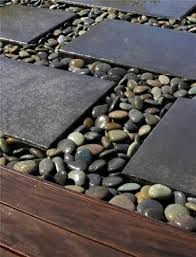 Loose River Stone Filling The Gap Of Stepping Stone Modern Backyard Landscaping Modern Backyard Design Stone Backyard