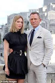 Select from premium daniel craig of the highest quality. Craig Brown As It S Revealed 007 Has A Child It S Bond James Bond And Little Miss Bond Daily Mail Online
