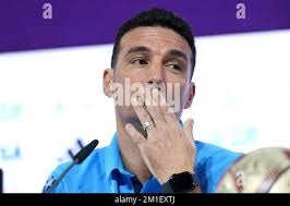 Il direttore argentino Lionel Scaloni durante una conferenza stampa al Main  Media Centre di Doha, Qatar. Data immagine: Lunedì 12 dicembre 2022 Foto  stock