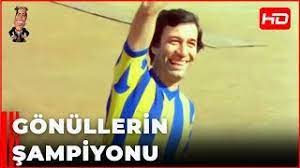 Hayran olduğu kızın gönlünü çelmek için futbola başlayan gencin gelişmelerini izlemekteyiz. Gol Krali Kemal Sunal Futbol Ogreniyor Kemal Sunal En Komik Sahne Ve Replikleri Youtube