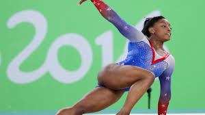 Simone und ihre zwei jahre jüngere schwester adria wurden von den großeltern ron und nellie biles adoptiert und wuchsen in spring, texas auf. Simone Biles Nein Es War Nicht Meine Schuld Welt