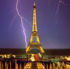 Im westen leuchtete der himmel rot. Google Doodle Paris Ohne Den Eiffelturm Das Ist Undenkbar Welt