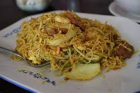 Singapore noodles or singapore rice noodles are made of noodles, curry powder, chicken, shrimp and veggies. Singapore Style Noodles Wikipedia